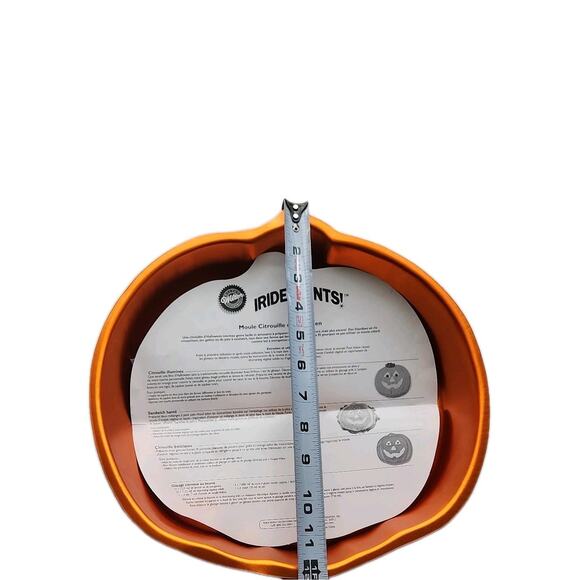 Wilton Iridescents Aluminum Jack-O-Lantern Pumpkin Cake Pan Halloween/party - Picture 6 of 7